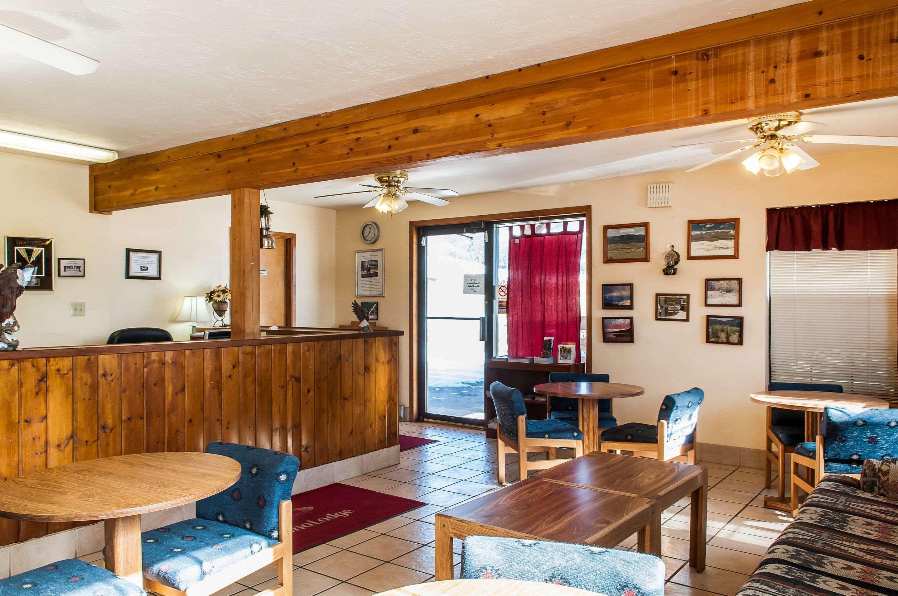 Econo Lodge Игл Нест Экстерьер фото